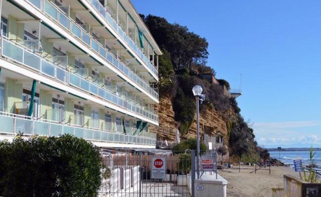 La Casa Sulla Spiaggia Apartamento Nettuno Exterior foto